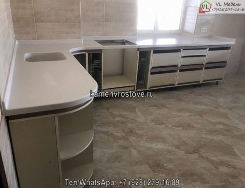 Кремово-белая акриловая угловая столешница на заказ с раковиной