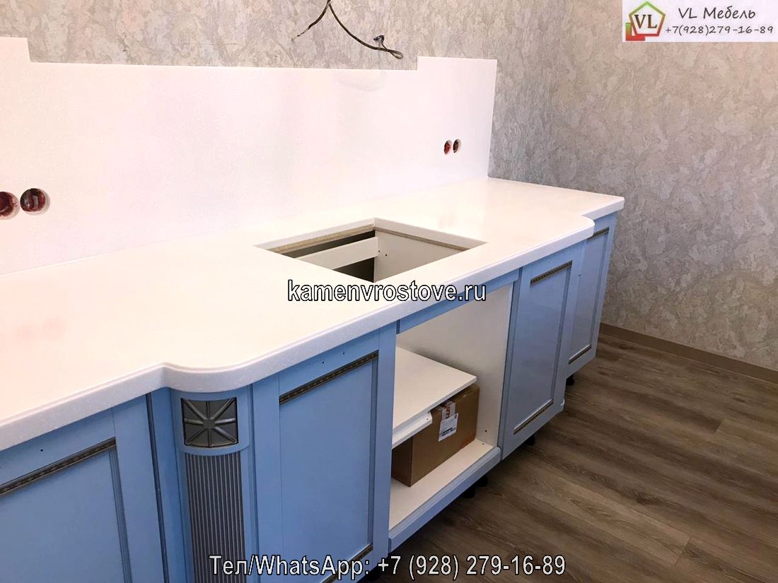 Купить на заказ белую прямую столешницу из искусственного камня для кухни