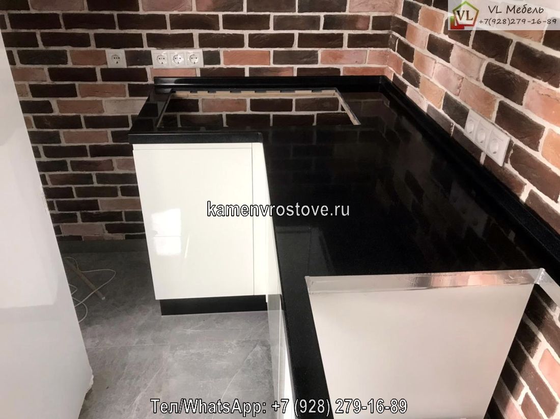 Черная L-образная столешница из акрилового камня для кухни на заказ