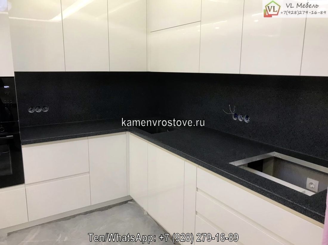 Элегантная черная угловая столешница для кухни из акрилового камня, выполненная на заказ