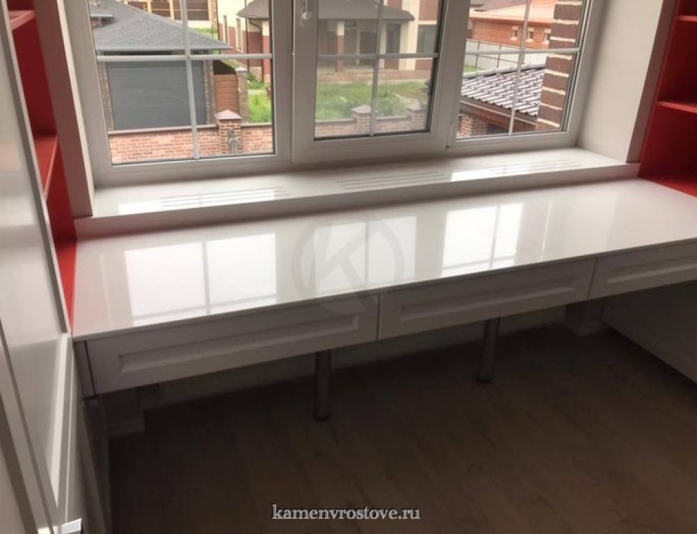 Белые подоконники из искусственного камня